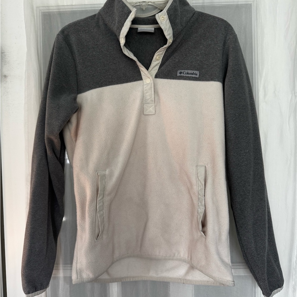 Columbia Gray and Cream Fleece Women's Jacket